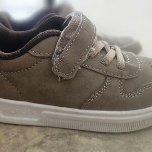 Tommy Hilfiger Kids Brown Sneakers Sz9